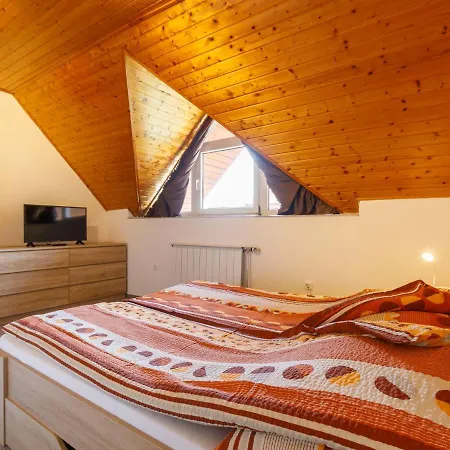 Kuesz By Interhome Siófok